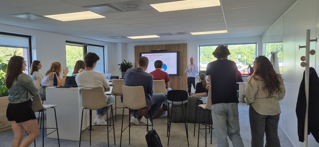 Conférence en salle innovation